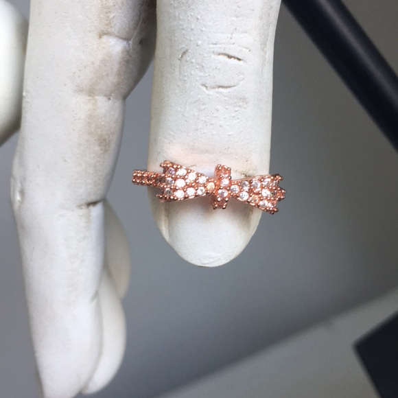 Jewelry - Rose gold bow ring